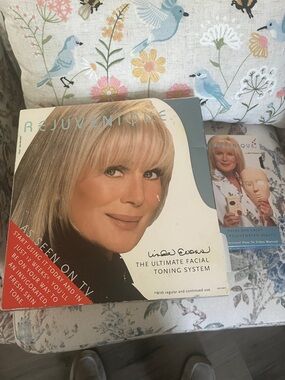 Rejuvenique Ultimate Facial Toning System - Cream & Blue Box